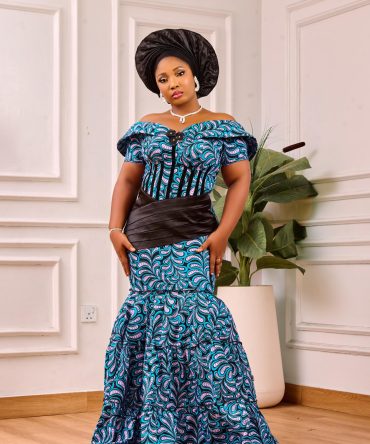 KDA 3 STEPS GATHERS LONG GOWN