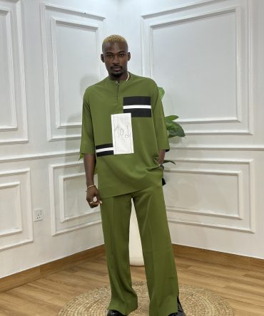 KDA MEN'S 2 PIECE SET WITH PATTERNED DESIGN